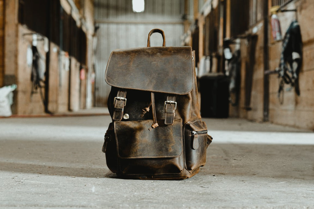 Unveiling Elegance: How to Choose Leather Camera Bags for Mirrorless Cameras