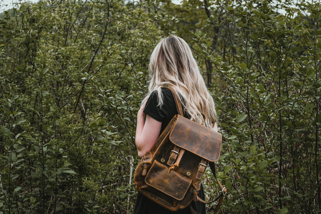 Navigating the Wild: How to Choose Leather Camera Bags for Outdoor Adventures