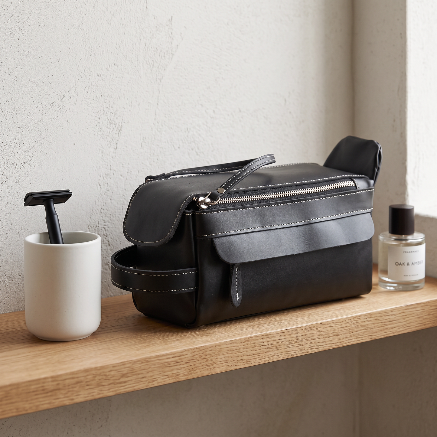 The Anders Dopp Kit | Black Leather Toiletry Bag